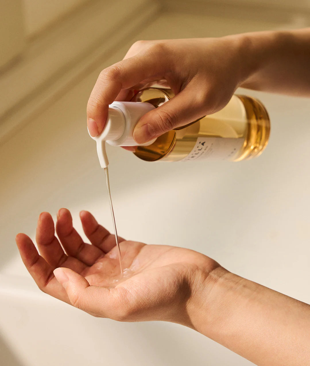 Madagascar centella light cleansing oil